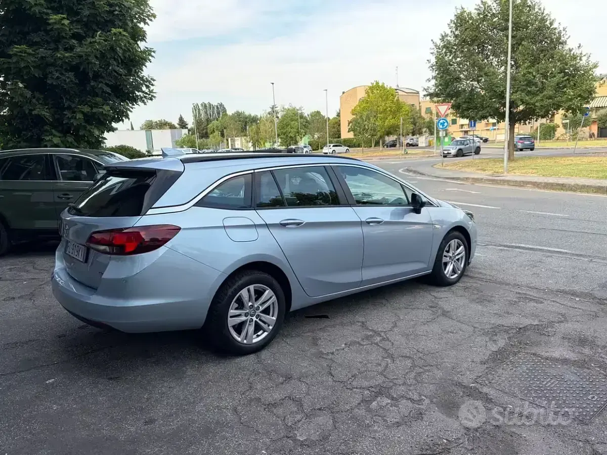 Usata Opel Astra Innovation 136 CV (100 kW) 2017 Grigio Station wagon