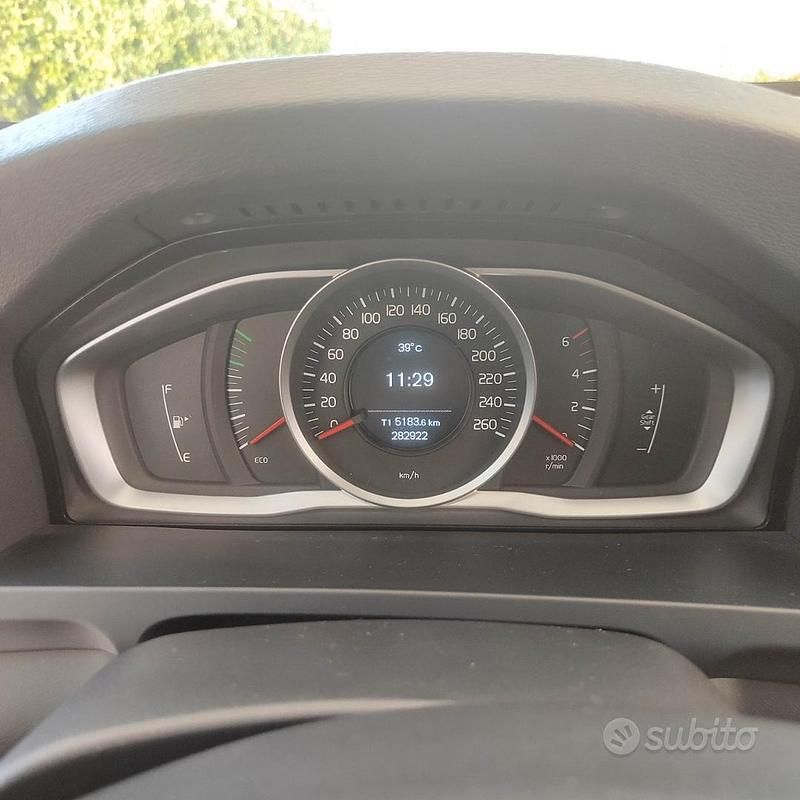 Usata Volvo V60 115 CV (84 kW) 2013 Nero Station wagon