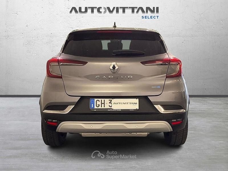 Usata Renault Captur Intens 92 CV (67 kW) 2022 Gray SUV