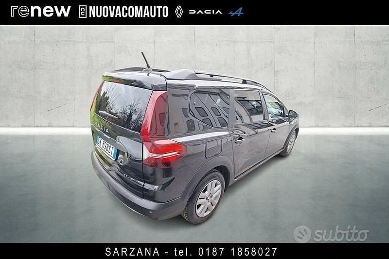 Usata Dacia Jogger Comfort 101 CV (74 kW) 2022 Grigio scuro Monovolume