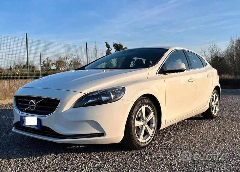 Usata Volvo V40 Momentum 115 CV (84 kW) 2013 Bianco Station wagon