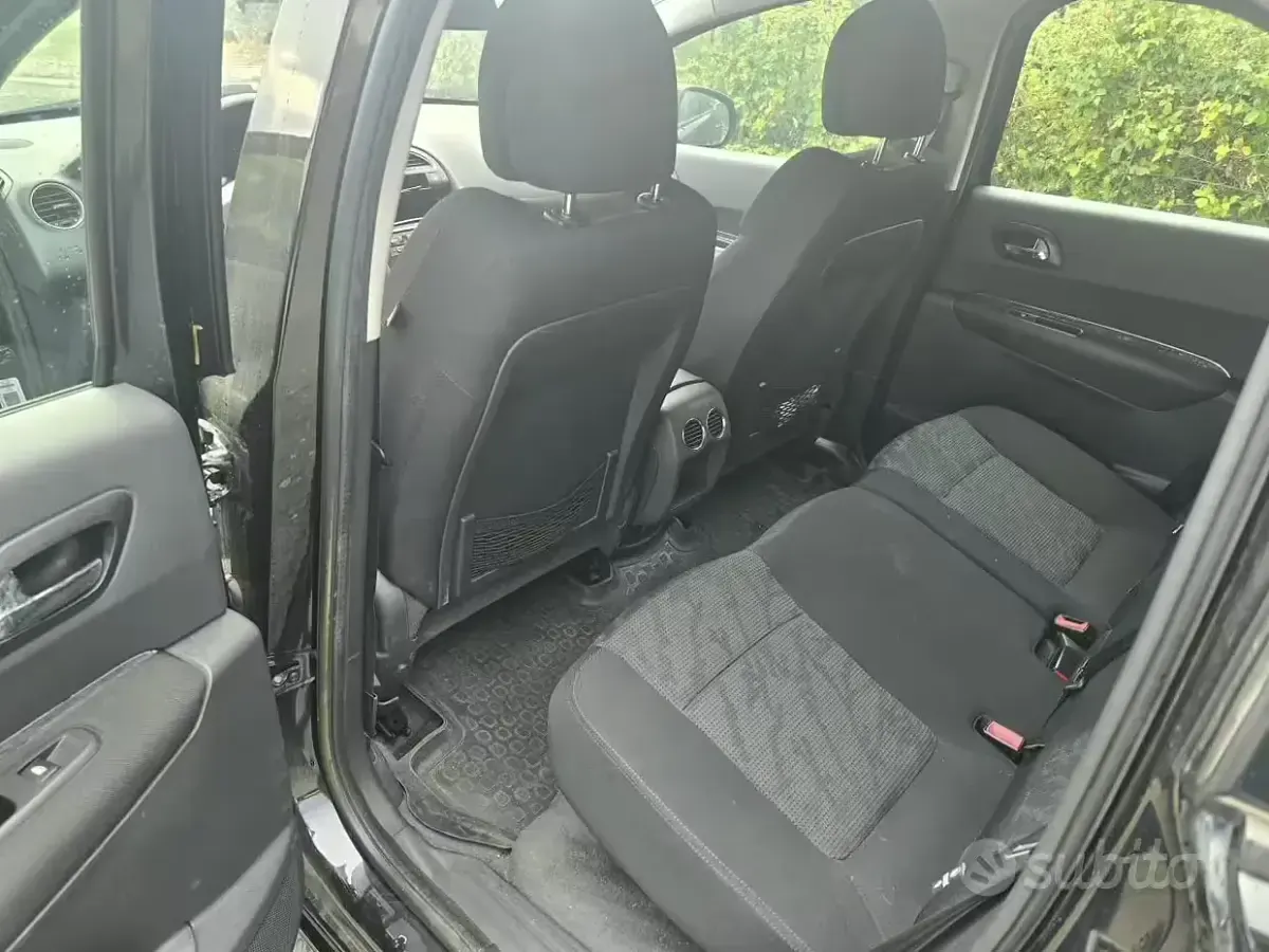 Usata Peugeot 3008 112 CV (82 kW) 2011 Nero Station wagon