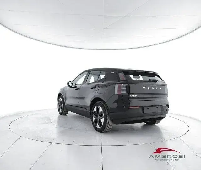 Usata Volvo EX30 Core 200 kW (272 CV) 2024 Nero metallizzato SUV