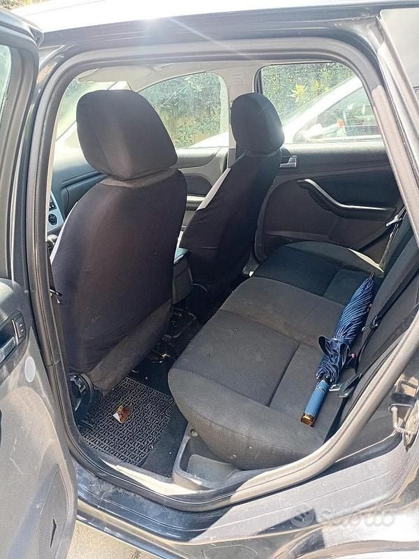 Usata Ford Focus 90 CV (66 kW) 2007 Grigio Station wagon