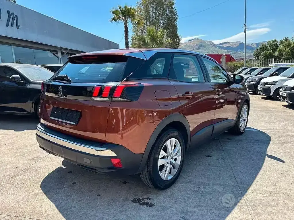 Usata Peugeot 3008 S 131 CV (96 kW) 2019 Marrone SUV