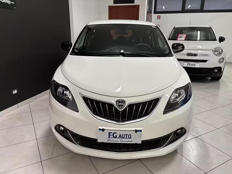 Usata Lancia Ypsilon S 69 CV (50 kW) 2024 Bianco Utilitaria