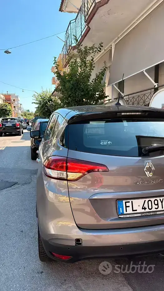 Usata Renault Scénic 110 CV (80 kW) 2018 Grigio Monovolume