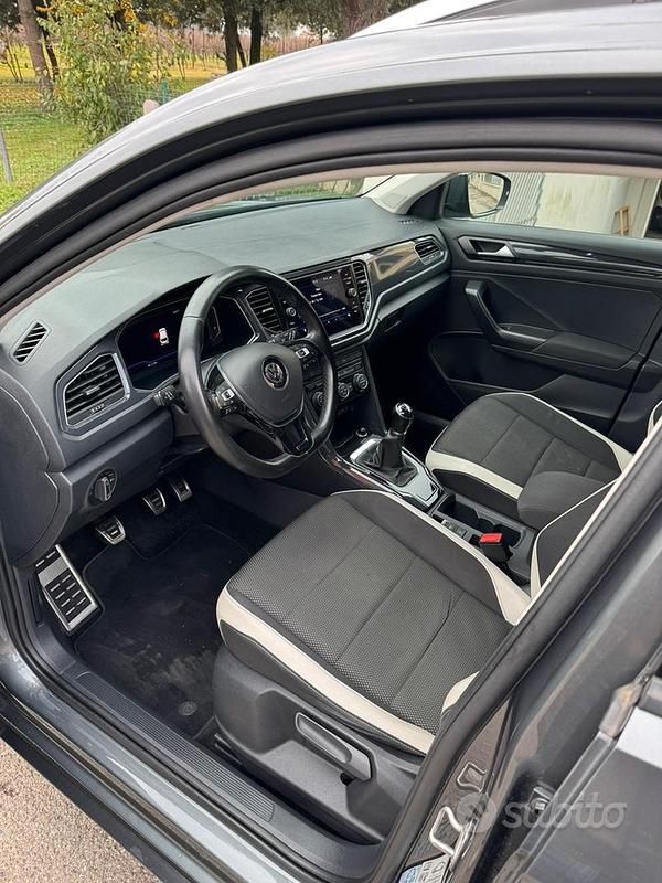 Usata VW T-Roc 2018 Grigio SUV