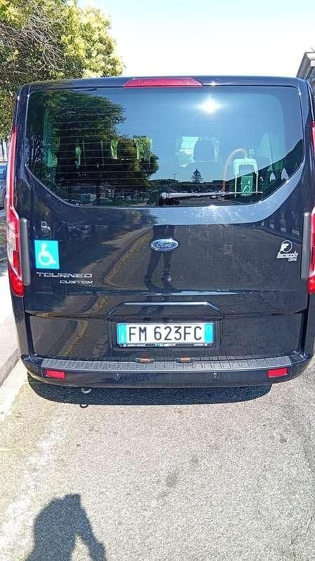 Nero Usata 2017 Ford Tourneo Custom Furgone | 26.000 € (Buon prezzo) - Immagine 1/4