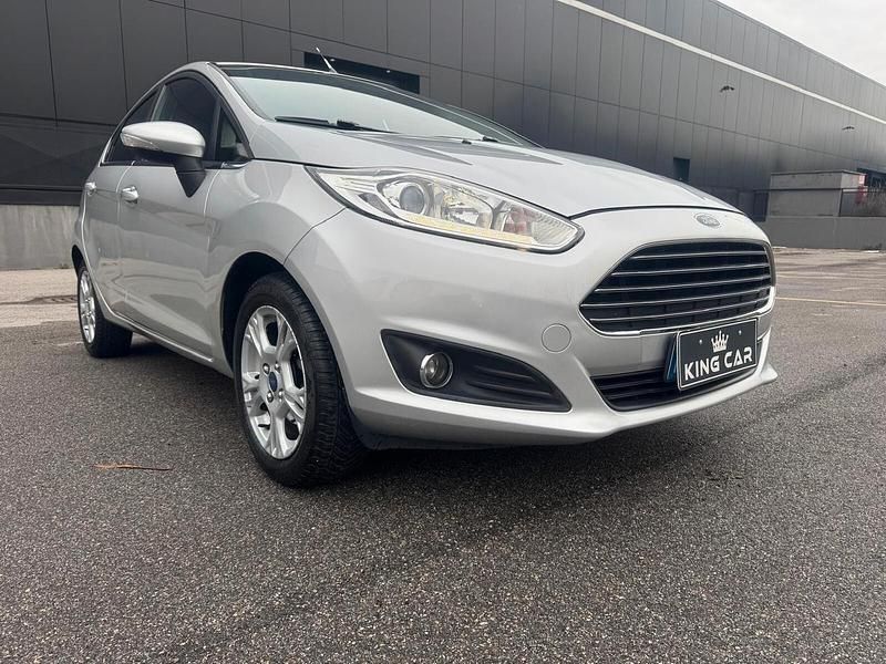 Usata Ford Fiesta ST-Line 75 CV (55 kW) 2017 Argento Berlina