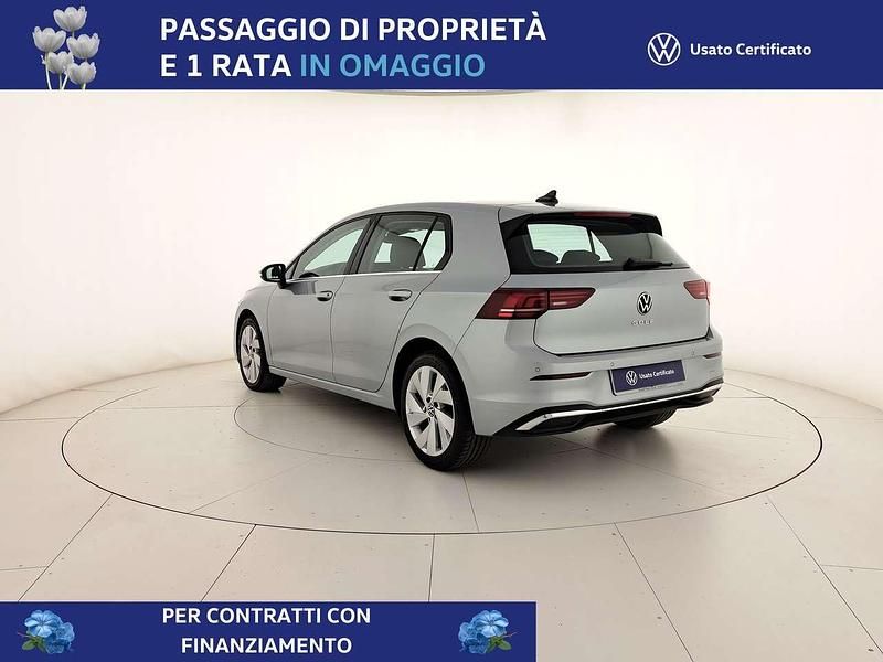 Usata VW Golf VIII Style 150 CV (110 kW) 2025 Dolomite silver metallizzato Berlina