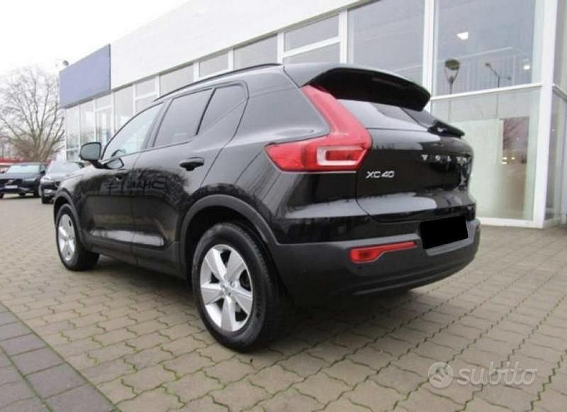 Usata Volvo XC40 163 CV (119 kW) 2021 Nero SUV