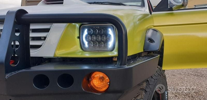 Usata Mitsubishi L200 100 CV (73 kW) 1997 Bianco Pick-up