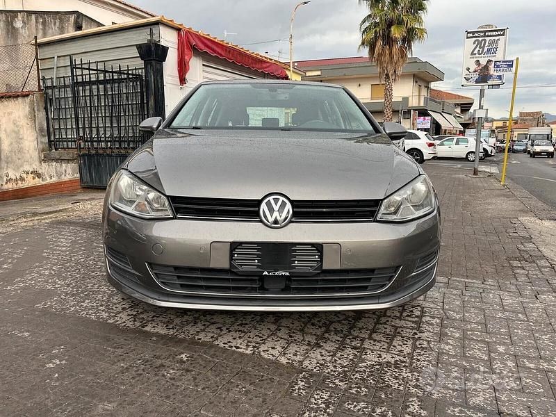 Usata VW Golf VII Highline 89 CV (65 kW) 2014 Grigio Berlina