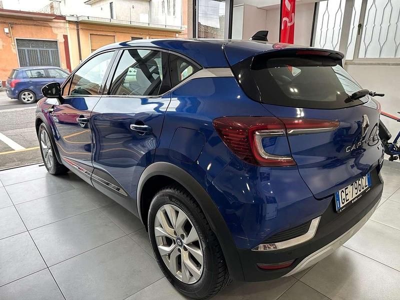 Usata Renault Captur Intens 92 CV (67 kW) 2021 Blu/azzurro SUV