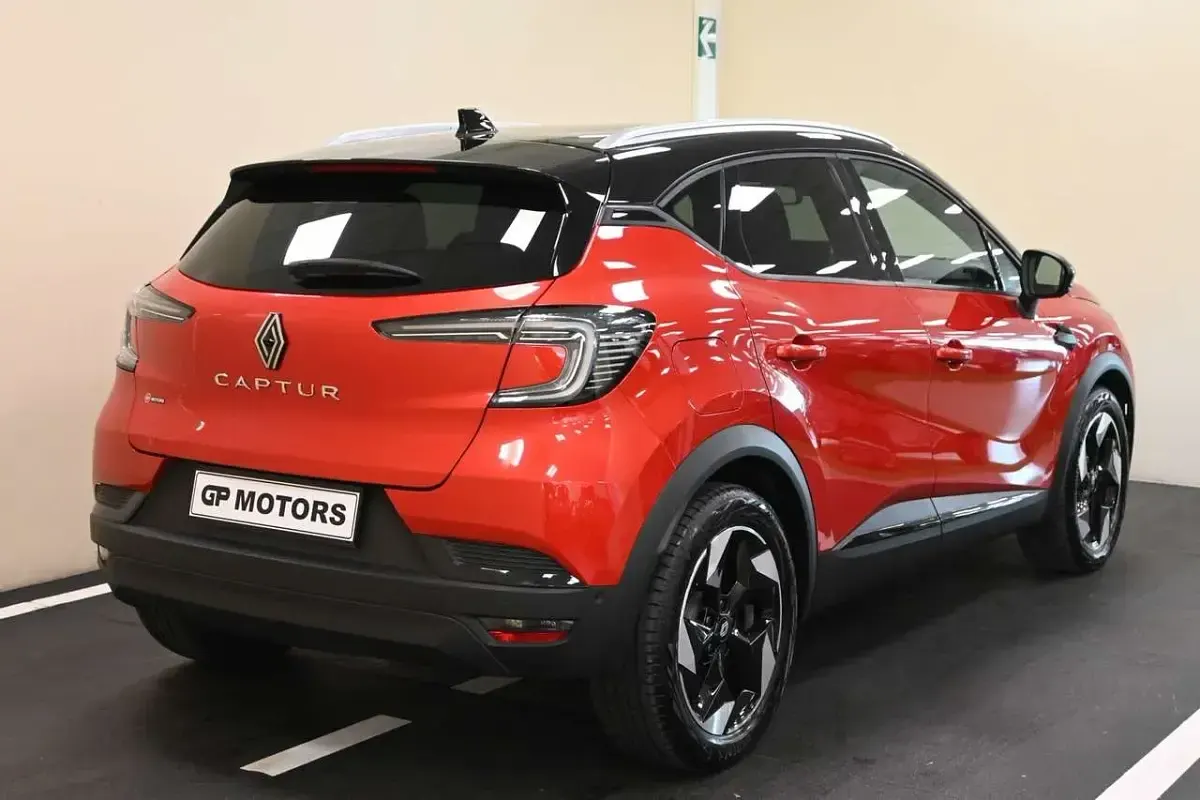 Usata Renault Captur Techno 91 CV (66 kW) 2025 Rosso SUV