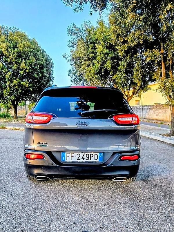 Usata Jeep Cherokee Night Eagle 200 CV (147 kW) 2016 Grigio SUV