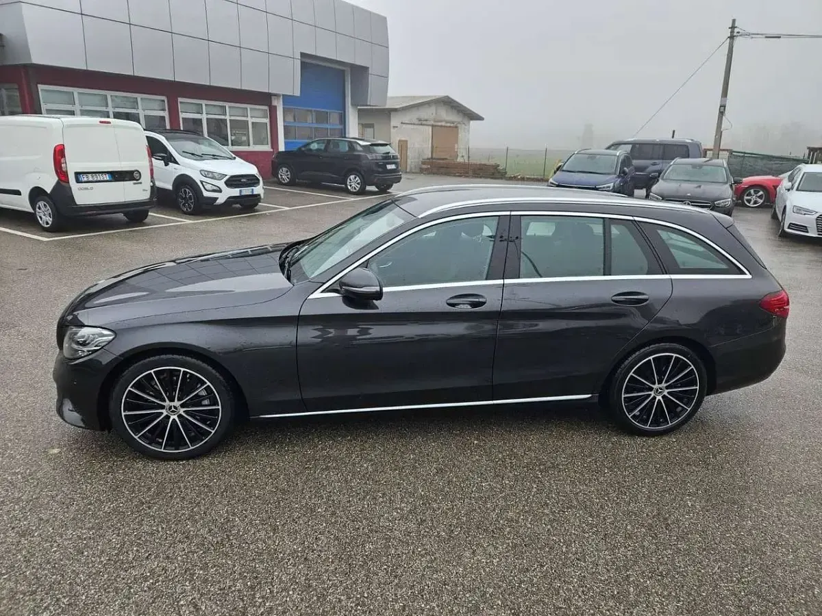 Usata Mercedes C200 184 CV (135 kW) 2021 Nero Station wagon