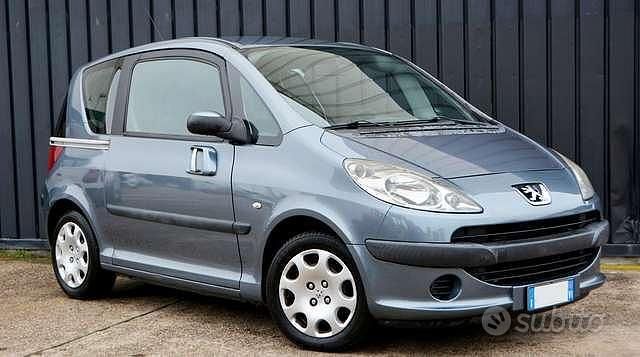 Usata Peugeot 1007 68 CV (50 kW) 2005 Grigio Monovolume