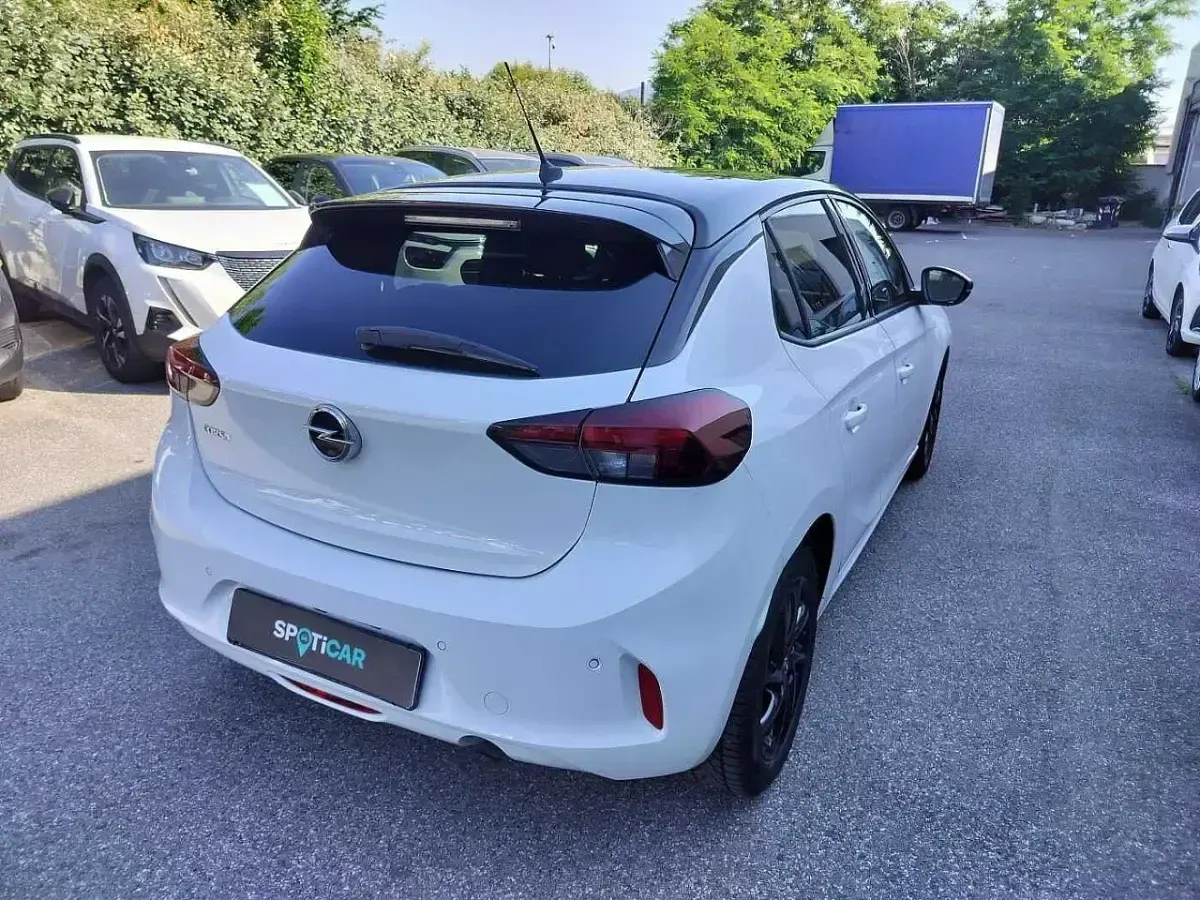 Usata Opel Corsa Design & Tech 75 CV (55 kW) 2023 Grigio Utilitaria