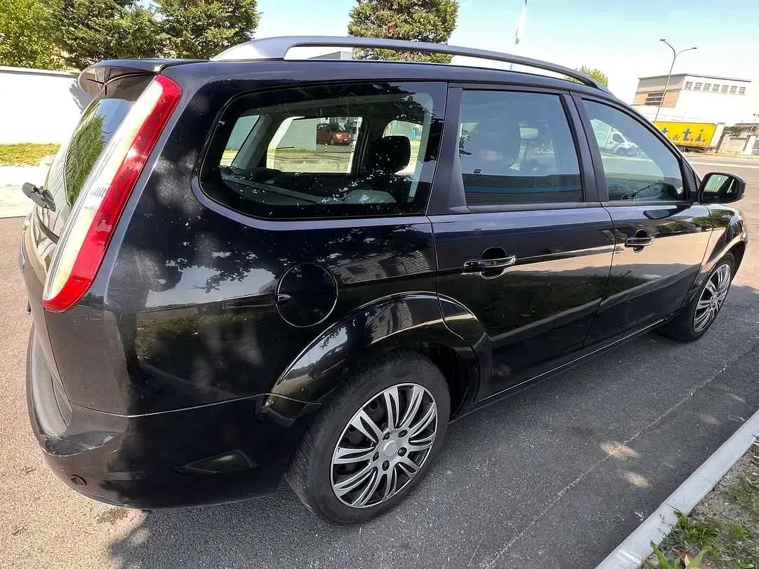 Usata Ford Focus 145 CV (106 kW) 2009 Nero Station wagon
