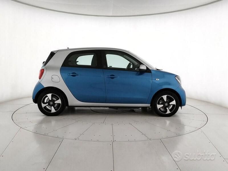 Usata Smart ForTwo Electric Drive Passion 59 kW (81 CV) 2021 Grigio Berlina