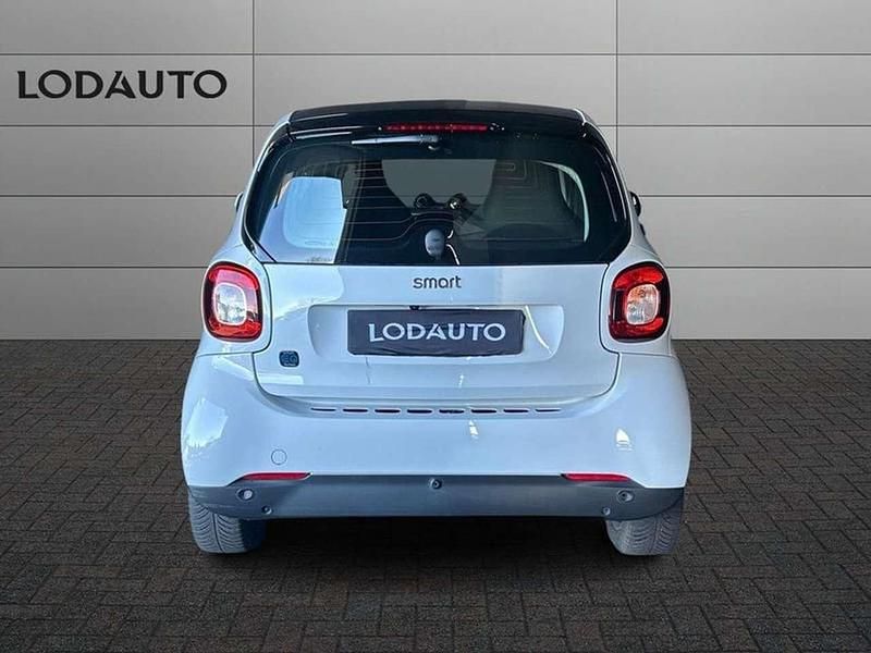 Usata Smart ForTwo Coupé Passion 41 kW (56 CV) 2022 Bianco Utilitaria