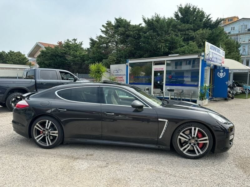 Usata Porsche Panamera Turbo 500 CV (367 kW) 2011 Grigio Berlina
