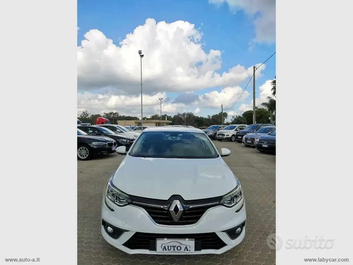 Käytetty Renault Mégane Business 95 HP (69 kW) 2020 Valkoinen Sedan