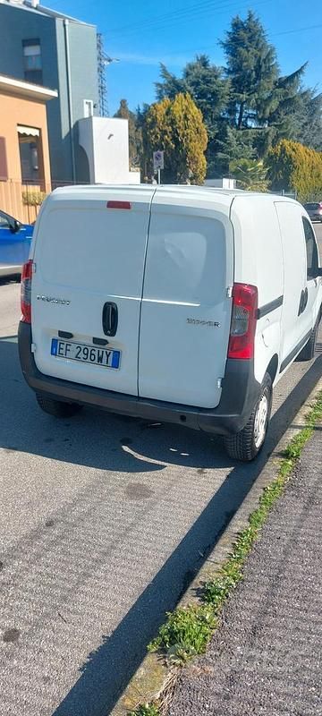 Usata Peugeot Bipper 75 CV (55 kW) 2010 Bianco Monovolume