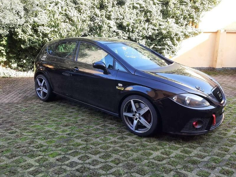 Usata Seat Leon CUPRA 260 CV (191 kW) 2007 Nero Utilitaria