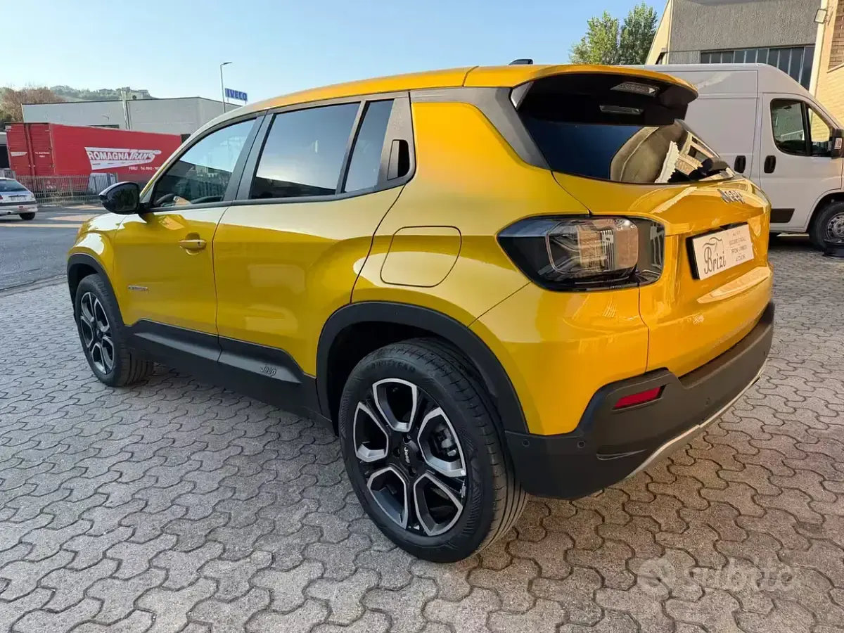 Usata Jeep Avenger Summit 101 CV (74 kW) 2025 Giallo SUV