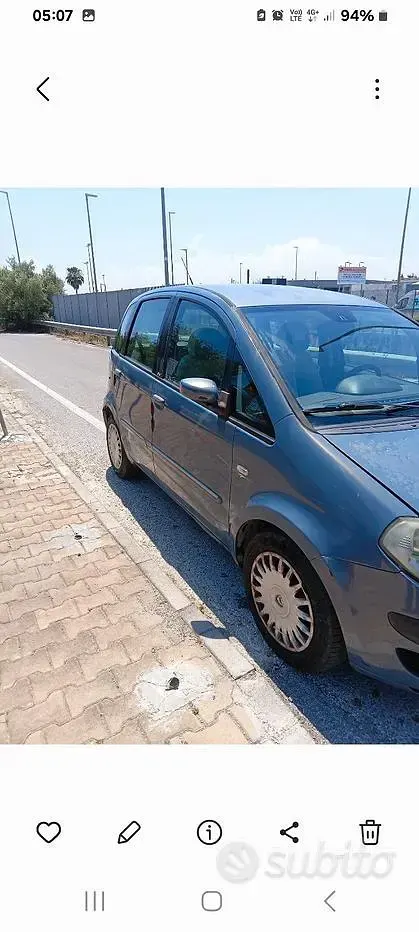 Usata Lancia Musa 90 CV (66 kW) 2006 Bluazzurro Monovolume