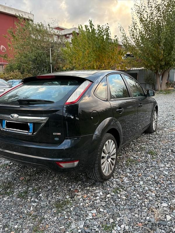 Usata Ford Focus Titanium 90 CV (66 kW) 2009 Nero Utilitaria