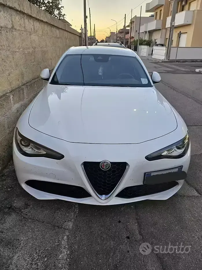 Usata Alfa Romeo Giulia 160 CV (117 kW) 2021 Bianco Berlina