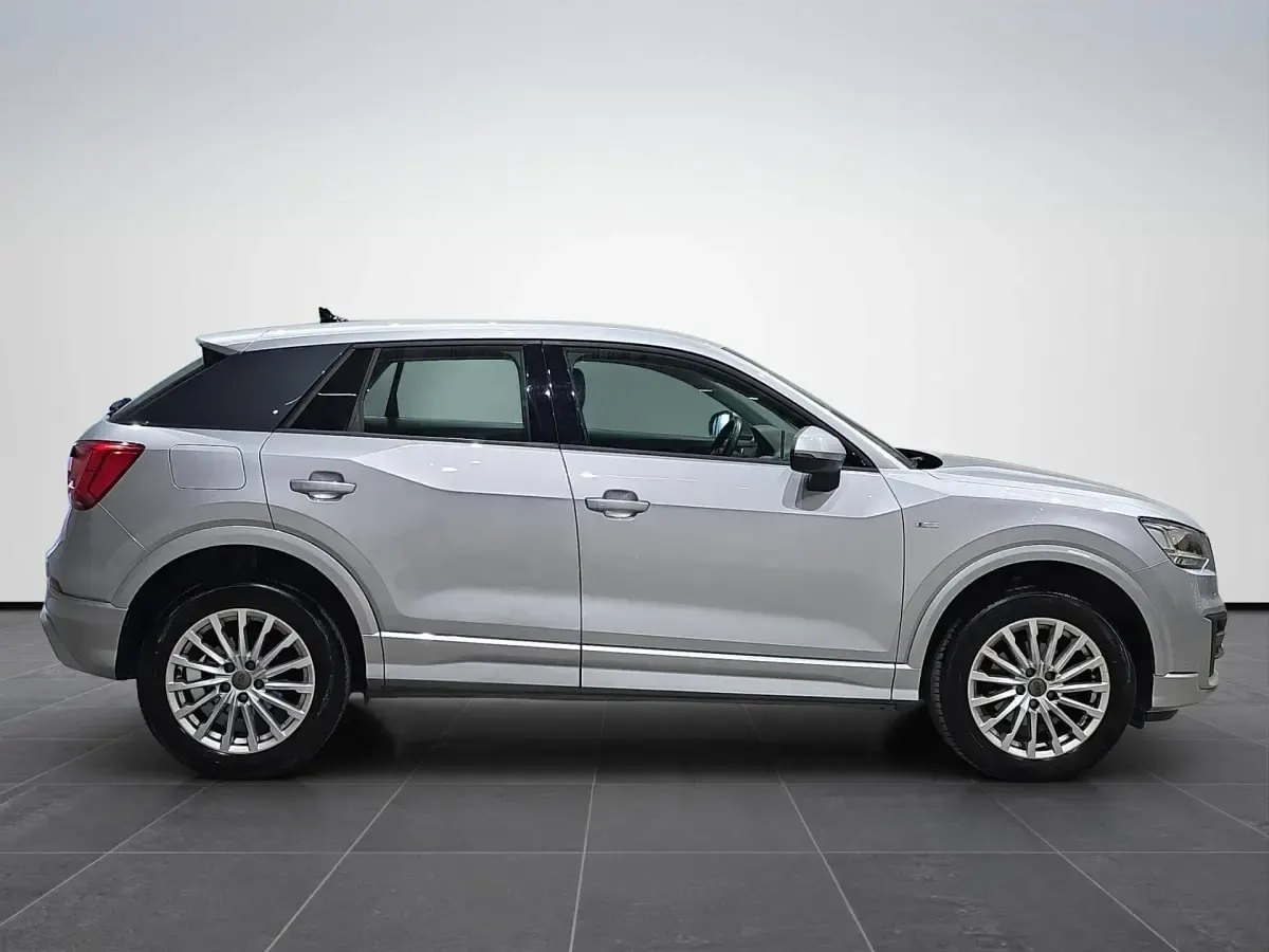 Usata Audi Q2 Business 116 CV (85 kW) 2020 Grigio SUV
