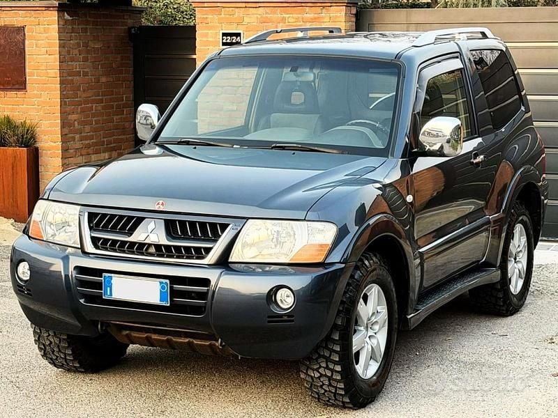 Usata Mitsubishi Pajero 2005 Blu SUV