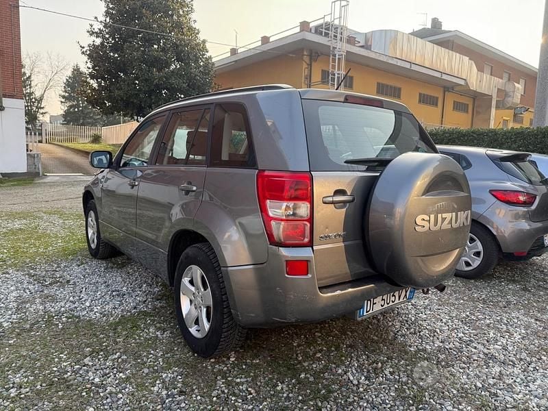 Usata Suzuki Grand Vitara 129 CV (94 kW) 2007 Grigio SUV