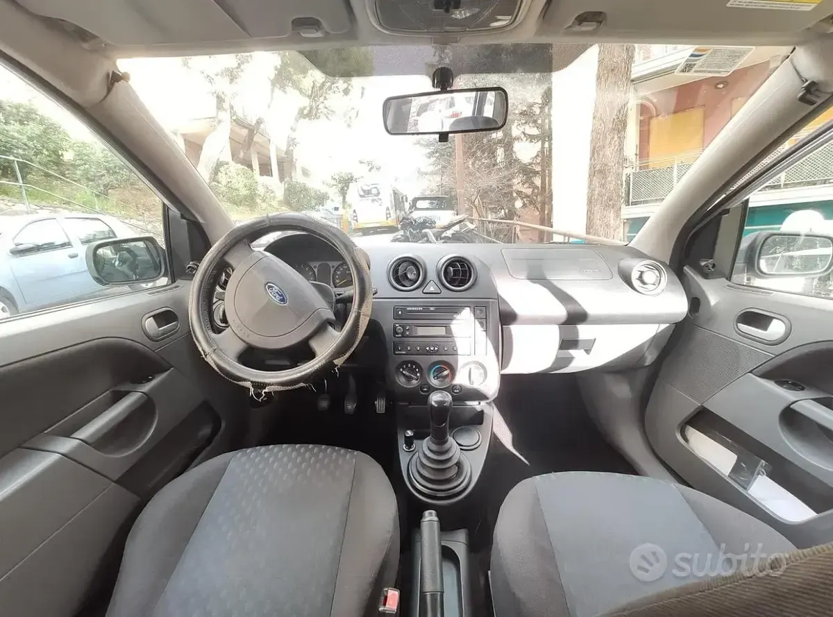 Usata Ford Fiesta 2003 Grigio Utilitaria