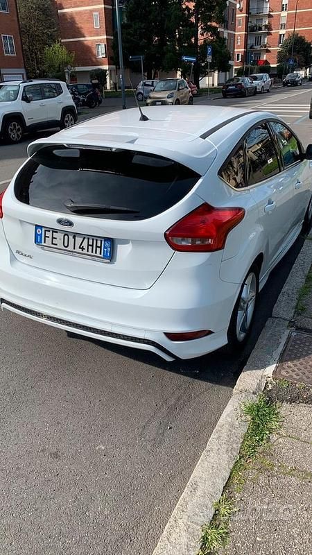 Usata Ford Focus Titanium 120 CV (88 kW) 2016 Bianco Berlina