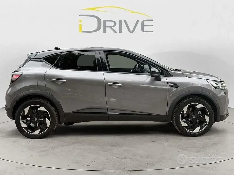 Usata Renault Captur Techno 90 CV (66 kW) 2025 Grigio SUV