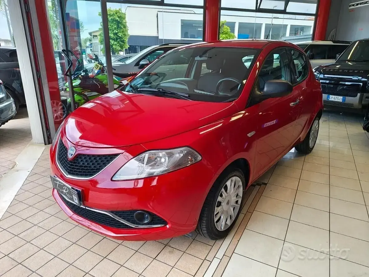 Usata Lancia Ypsilon S 95 CV (69 kW) 2018 Rosso Utilitaria