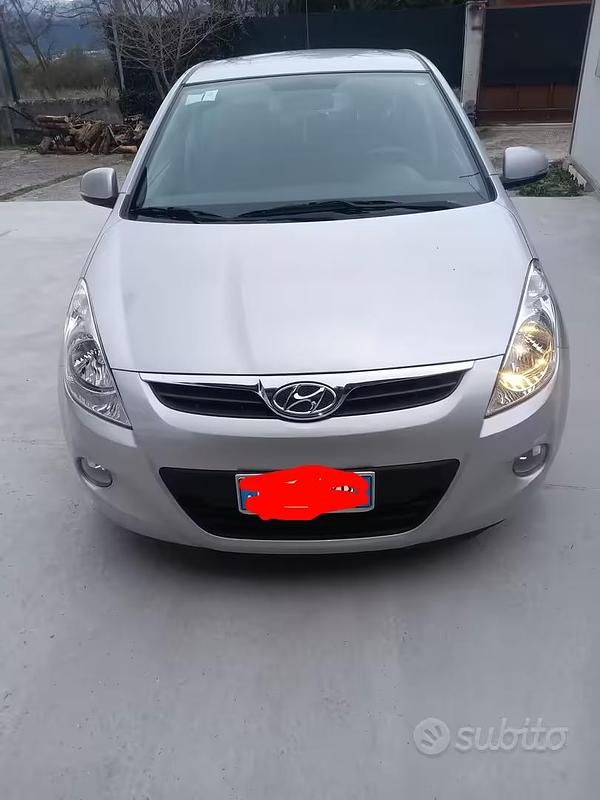 Usata Hyundai i20 75 CV (55 kW) 2010 Grigio Utilitaria
