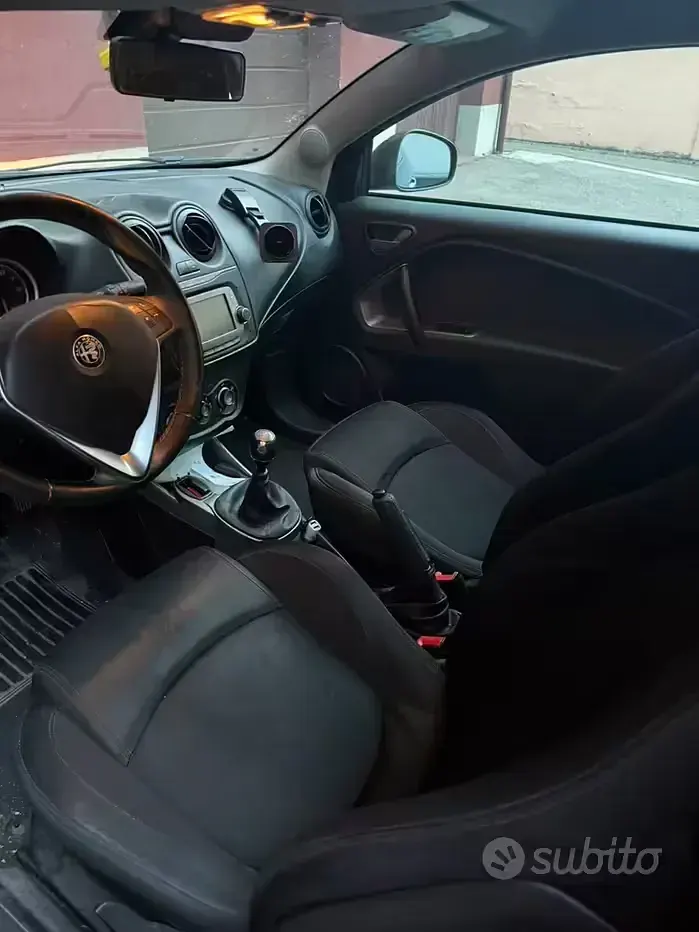 Usata Alfa Romeo MiTo 77 CV (56 kW) 2016 Nero Utilitaria