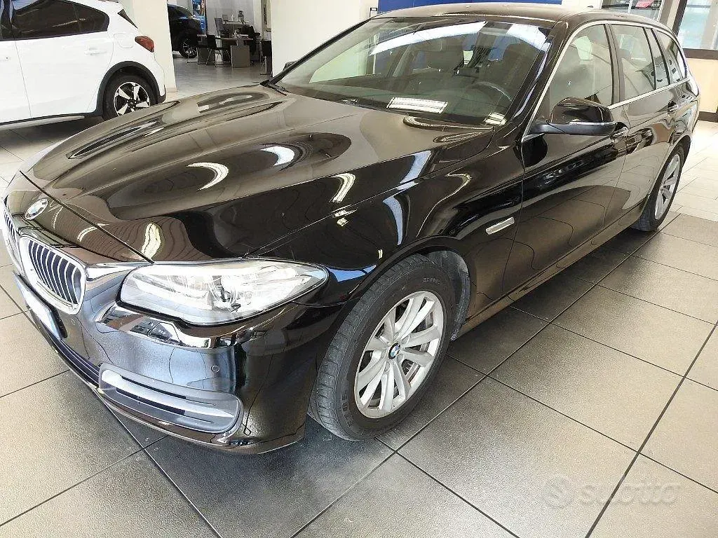 Usata BMW 520 Efficient Dynamics 184 CV (135 kW) 2013 Nero Station wagon