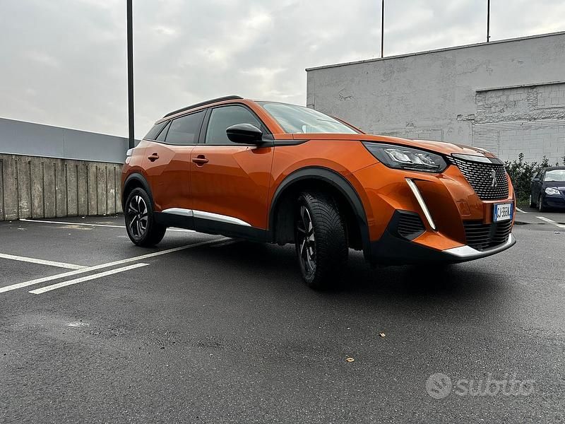 Usata Peugeot 2008 131 CV (96 kW) 2022 SUV