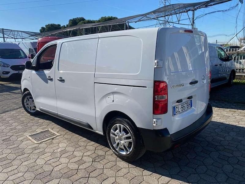 Usata Opel Vivaro 120 CV (88 kW) 2022 Bianco Monovolume