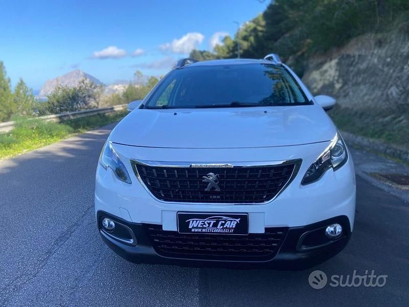 Usata Peugeot 2008 Allure 99 CV (72 kW) 2018 Bianco SUV