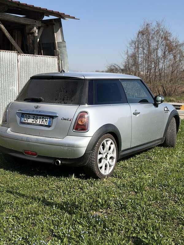 Usata Mini Cooper 95 CV (69 kW) 2008 Argento Utilitaria