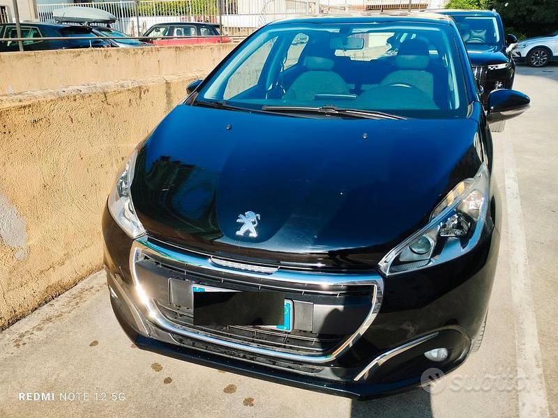 Nero Usata 2016 Peugeot 208 Due volumi | 6000 € (Super prezzo) - Immagine 1/4